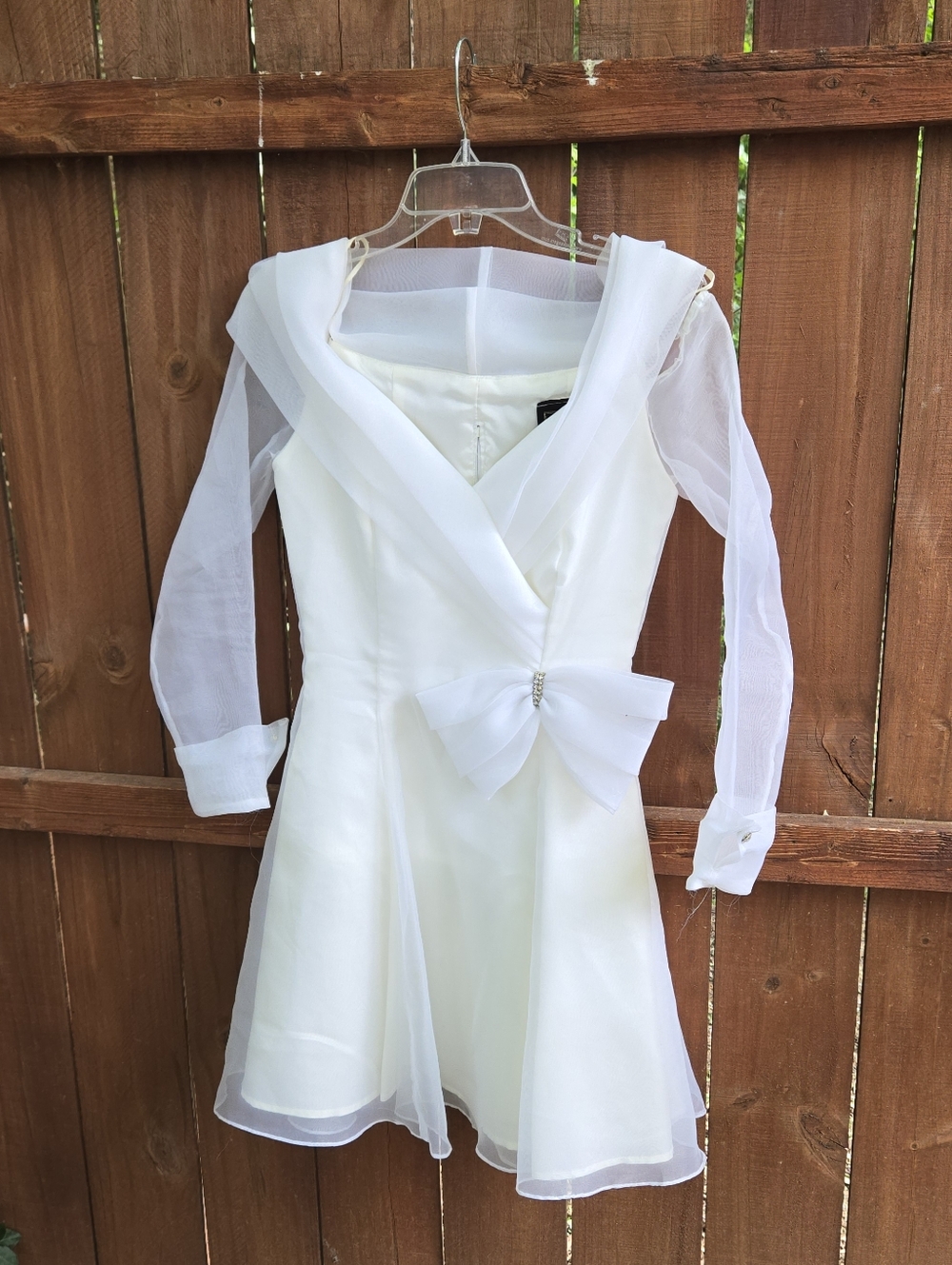 Vintage L.A.GLO White Sheer Sleeve Off Shoulder Formal/ Wedding Dress, SIZE 3/4